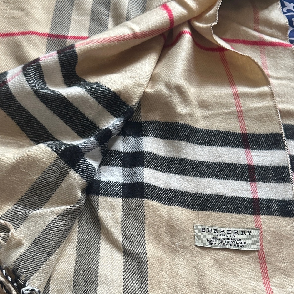 Burberry Beige and Red Cashmere Scarf - Picture 2 of 5
